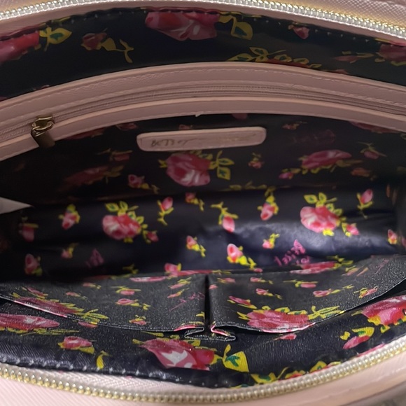 Beaty Johnson handheld purse - Picture 3 of 4